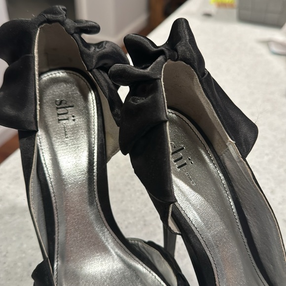 Brand new shi heels - Picture 2 of 4